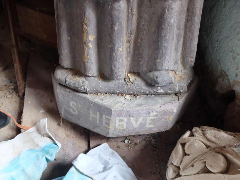 statue : Saint Hervé, détail