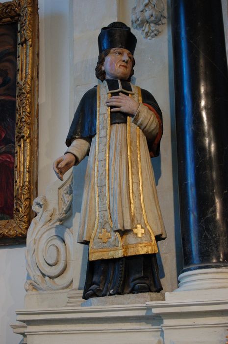 statue : Saint Yves
