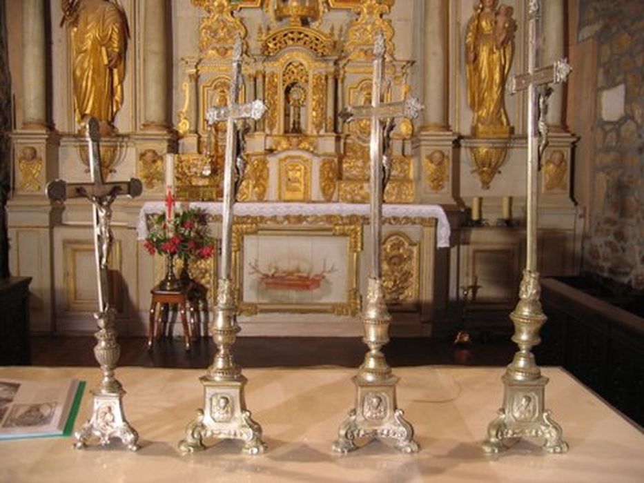 croix d'autel