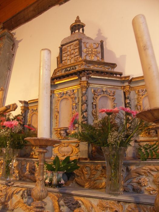 autel, gradins d'autel, tabernacle, retable (contre-table), vue partielle