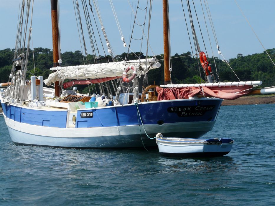 bateau de pêche (chalutier-thonier) dit le Vieux Copain, ex Oronsay