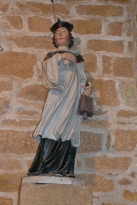 statue : saint Yves