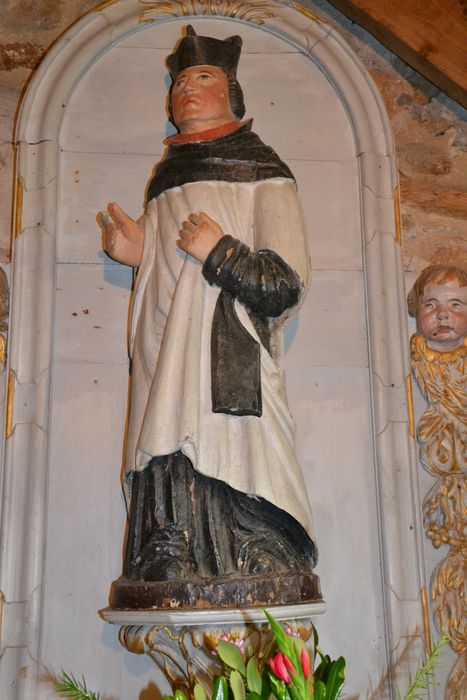 groupe sculpté : saint Yves le riche et le pauvre, vue partielle