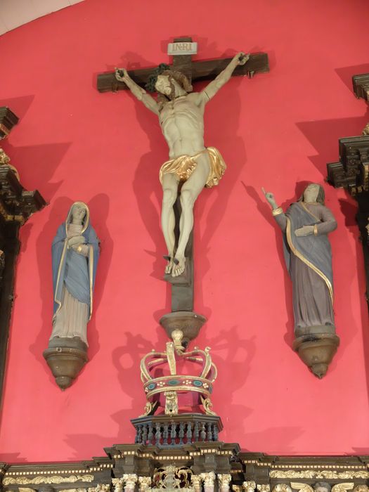 statues (calvaire) : Christ en croix, Vierge et Saint Jean