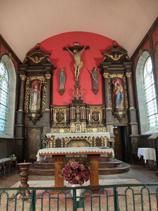 maître-autel, tabernacle, retable, statues : Saint Pierre et Saint Paul