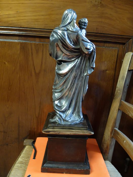 statue : Vierge à l'Enfant
