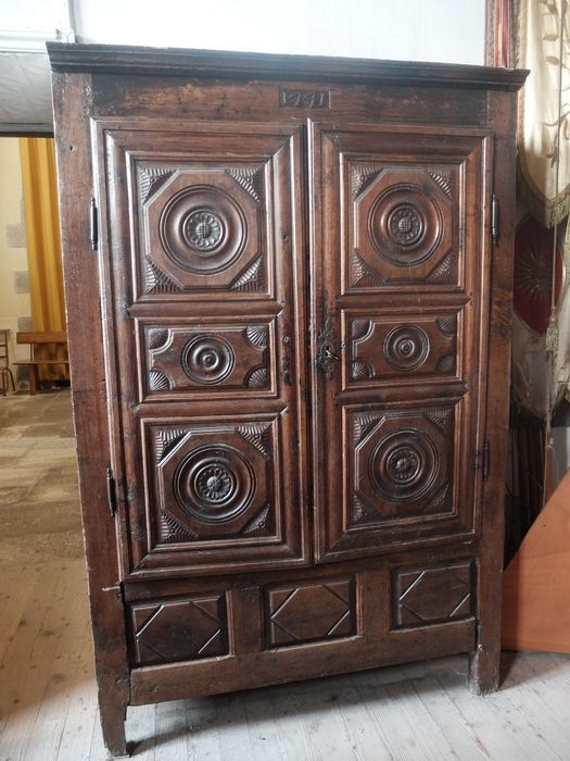 armoire de sacristie