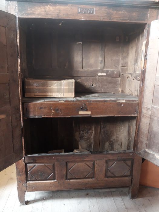 armoire de sacristie