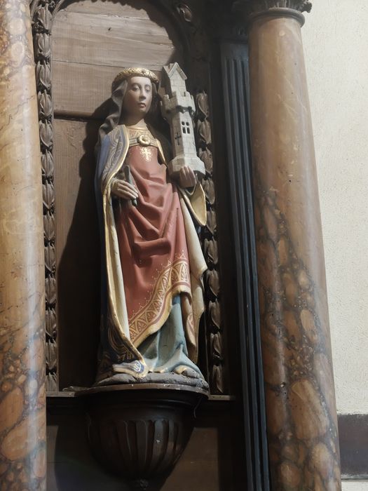 statue : Sainte Barbe