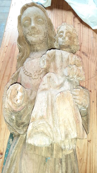 statue : Vierge à l'Enfant, vue partielle
