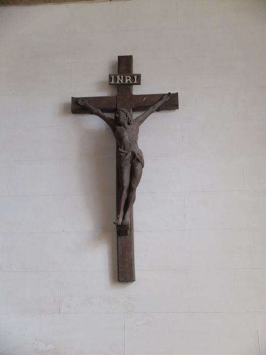 Statue : Christ en croix