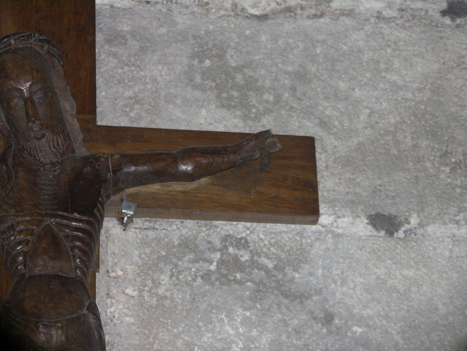 statue : Christ en croix 3