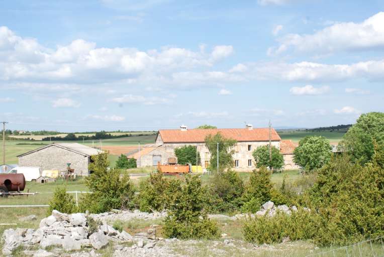 Vue de l'élévation ouest du bâtiment.