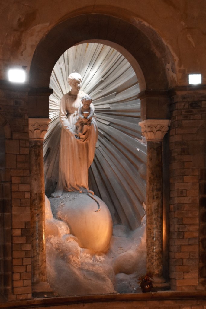 Statue : Vierge à l'Enfant