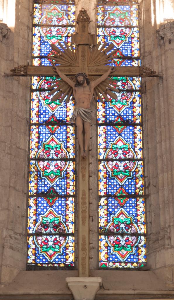 Vue générale du Christ en croix.