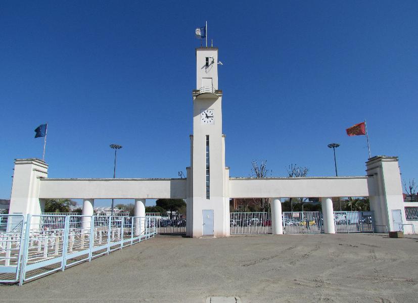 Entrée de la piscine dite le minaret.