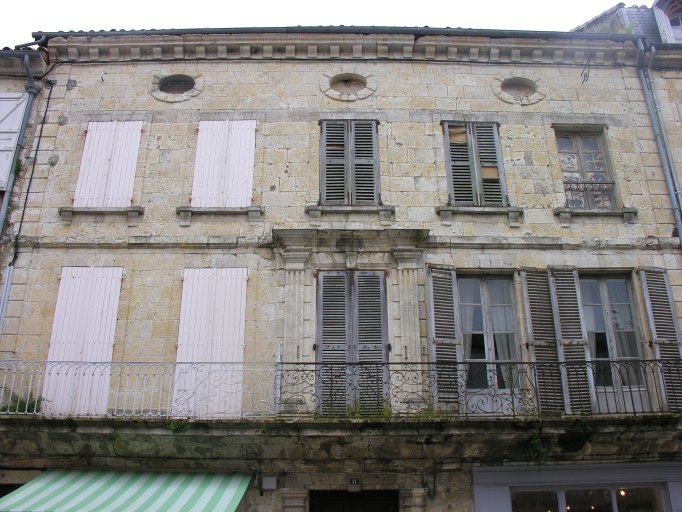 Logis : élévation sur la rue.