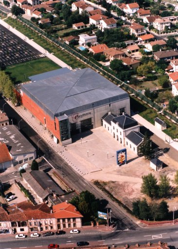 Gare de chemin de fer, puis salle de spectacle dite Eurythmie