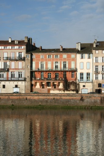 L'hôtel Mariette vu de la rive droite.