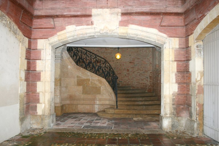 Escalier d'apparat de l'hôtel de Colomb.