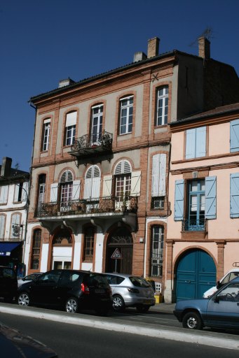 Façade principale donnant sur la rue du général Sarrail