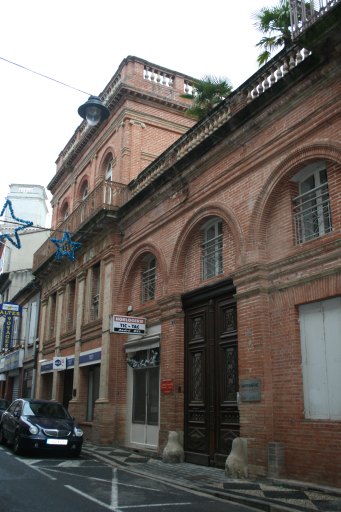 Façade côté rue Porte du Moustier.