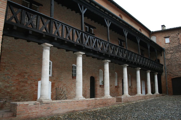 Portique et galerie du collège de Navarre.