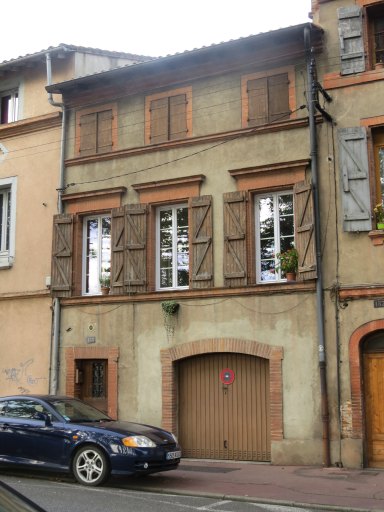 Façade sur le quai Adolphe Poult.