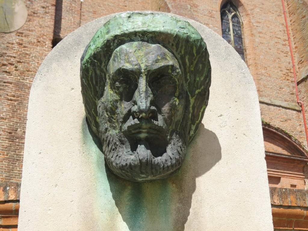 Bas-relief : Autoportrait à 60 ans