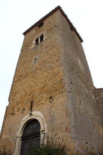 Tour, vue depuis l'est.