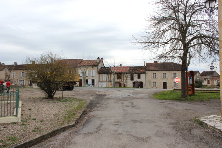 Village, faubourg, vue d'ensemble depuis le nord-est.