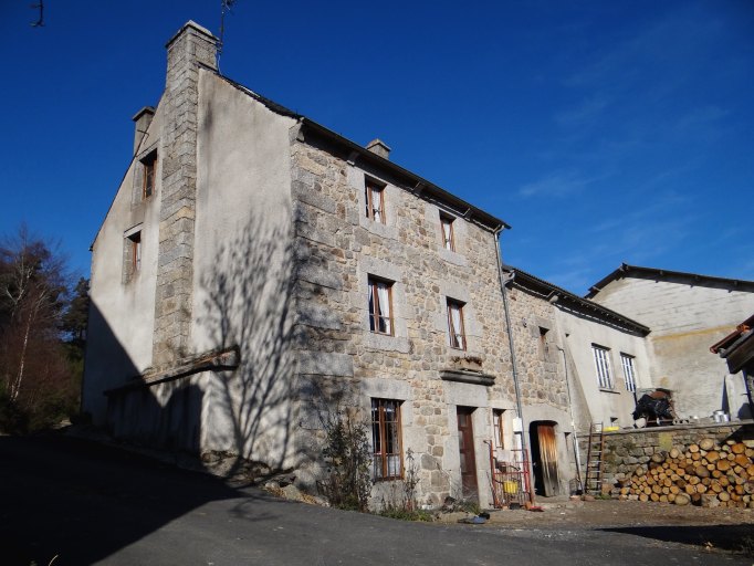 Vue générale de la ferme depuis le sud-ouest.