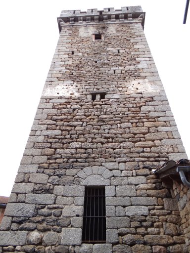 Vue de la façade sud de la tour.