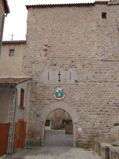 Vue générale de la façade est de la porte.