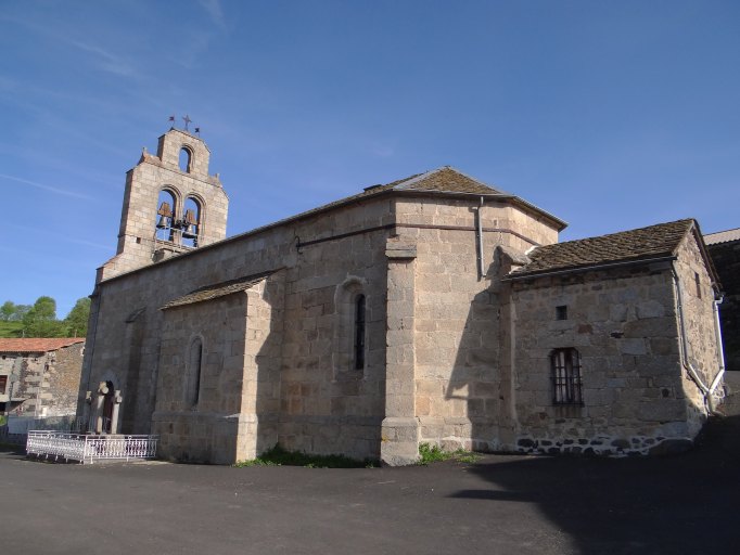 Vue générale de l'église depuis le sud-est.