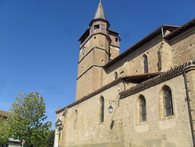 Vue d'ensemble de l'église paroissiale.