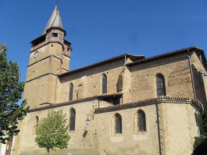 Vue d'ensemble de l'église paroissiale.