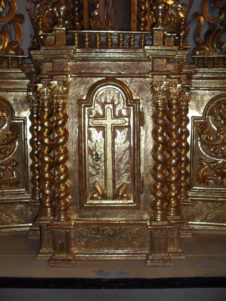 ensemble du maître autel avec son retable et son tabernacle