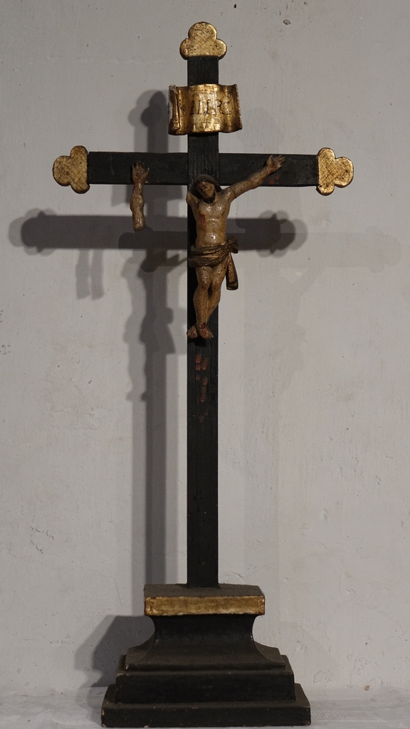 Croix d'autel : Christ en croix