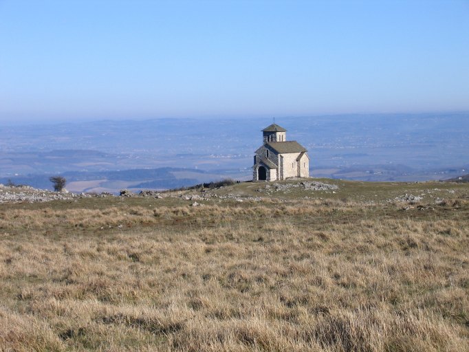 Chapelle de Saint-Ferréol, vue générale dans le plateau.