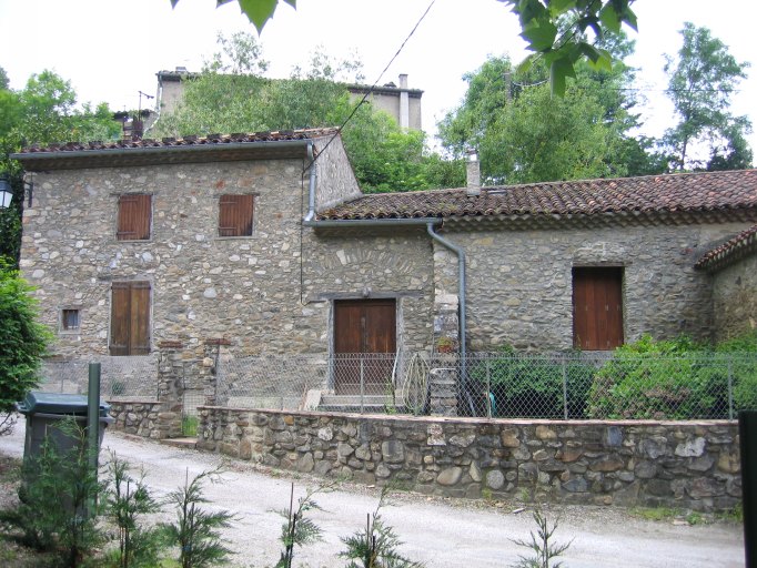 Moulin, vue partielle de la façade.