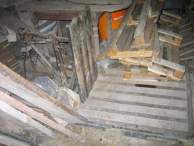 Moulin Malignon, vue de la balance qui servait à peser le cuivre.