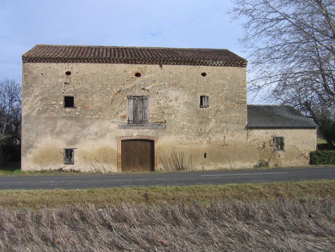 Etable, vue de la façade orientale.