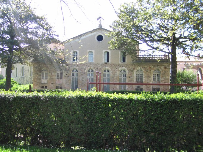 Ancien manège couvert, ancien pensionnat, ancien dortoir
