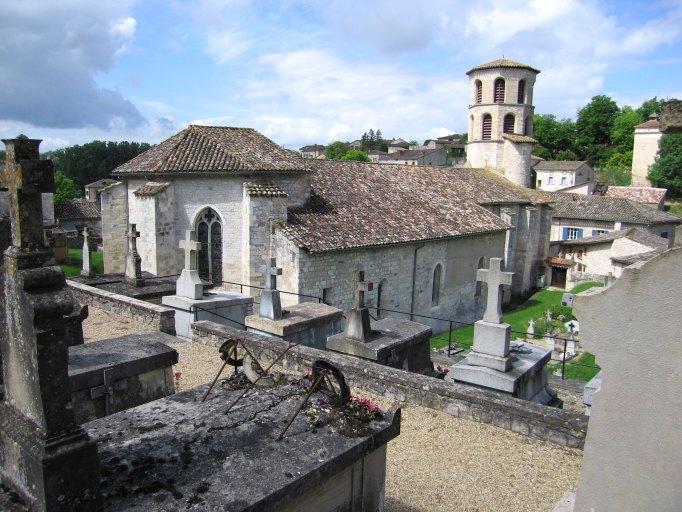 Vue générale de l'église prise depuis le nord-est.