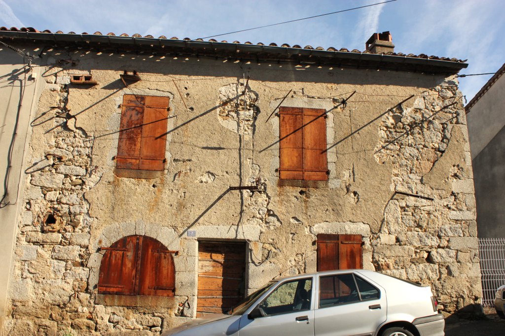 Vue de la façade principale.