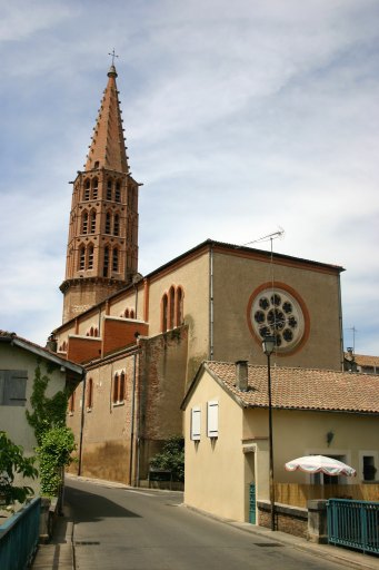 Eglise. Vue générale depuis l'est.