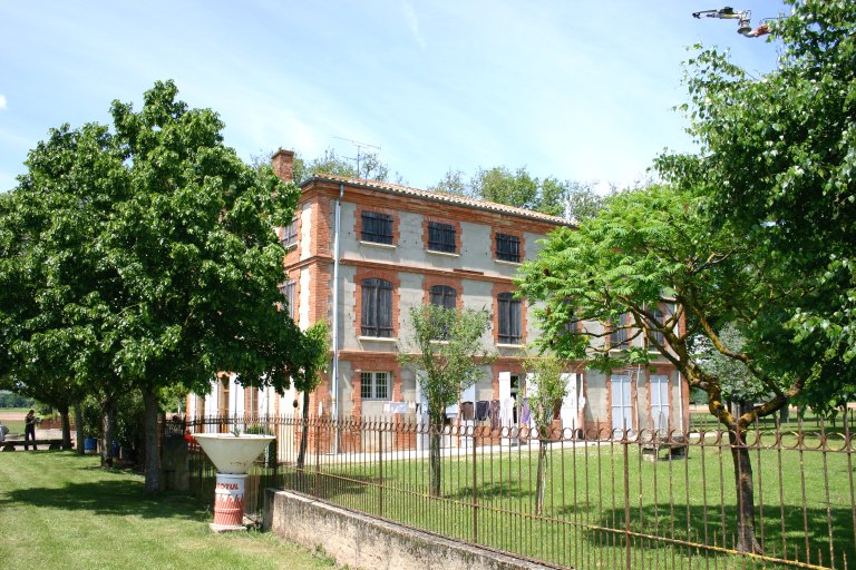 Logis. Vue générale.