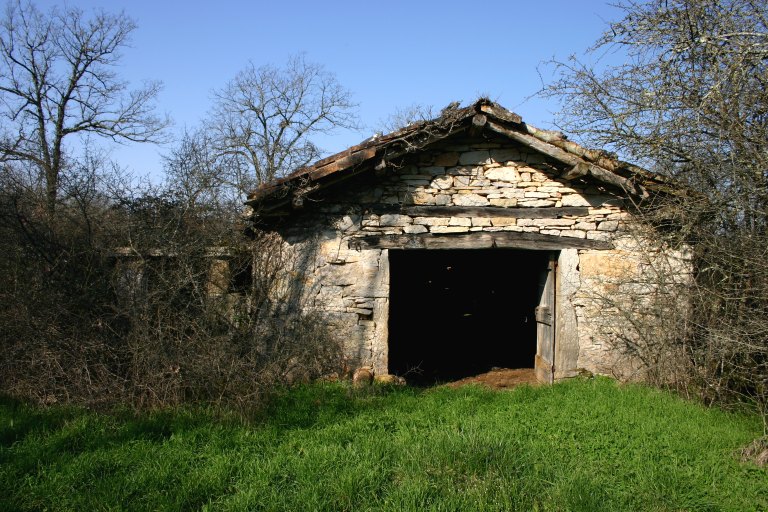 Bergerie, vue d'ensemble depuis l'est.