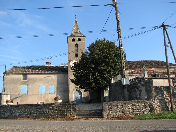 Eglise paroissiale Notre-Dame à Servanac, vue d'ensemble depuis le sud.